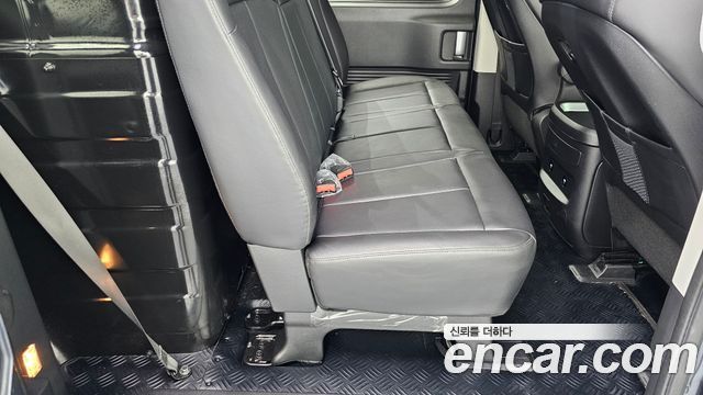 Hyundai Staria 2025 — photo 11