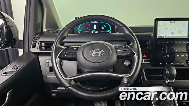 Hyundai Staria 2025 — photo 14