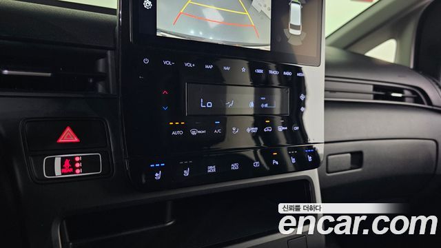 Hyundai Staria 2025 — photo 15