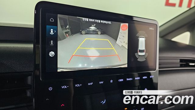 Hyundai Staria 2025 — photo 16