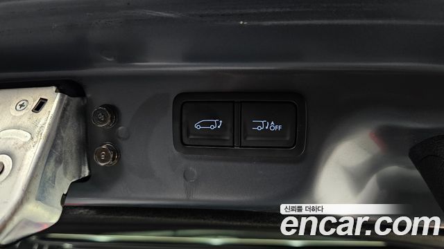Hyundai Staria 2025 — photo 17