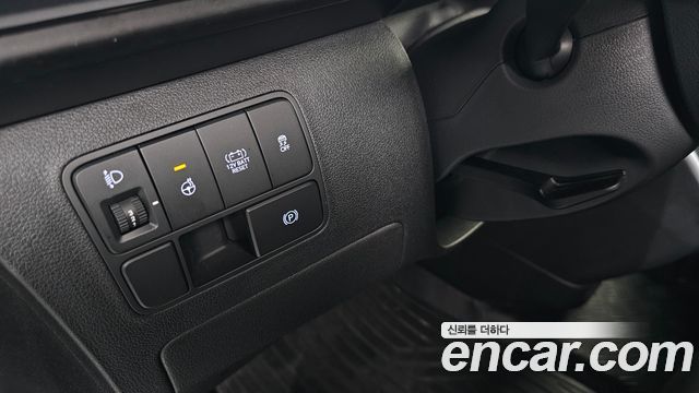 Hyundai Staria 2025 — photo 19