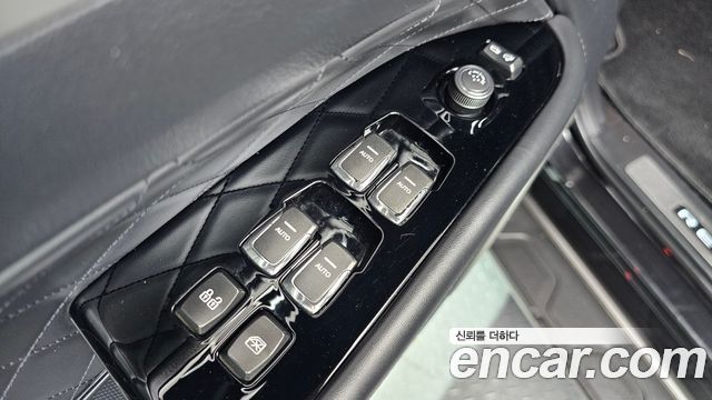 KG Mobility Rexton 2018 — photo 18