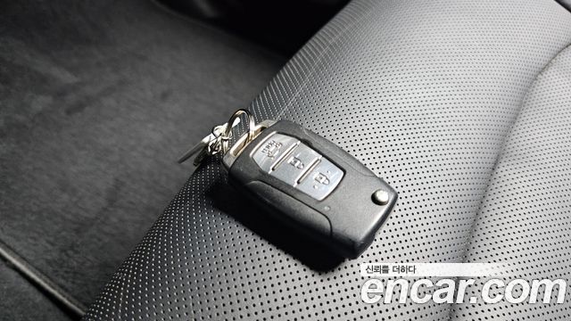 KG Mobility Rexton 2018 — photo 35