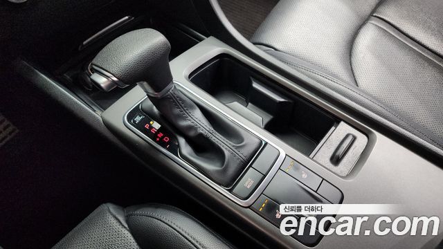 Kia K5 2017 — photo 9