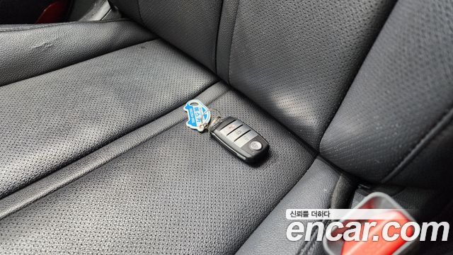 Kia K5 2017 — photo 16