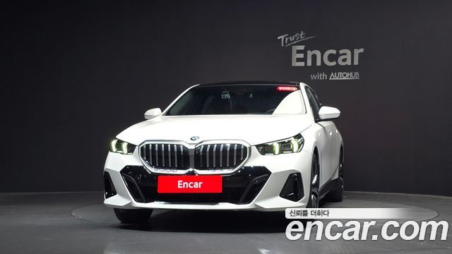 BMW 5-Series 2025 — photo 3