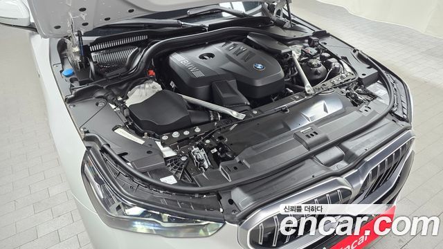 BMW 5-Series 2025 — photo 6