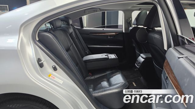 Lexus ES 2014 — photo 11
