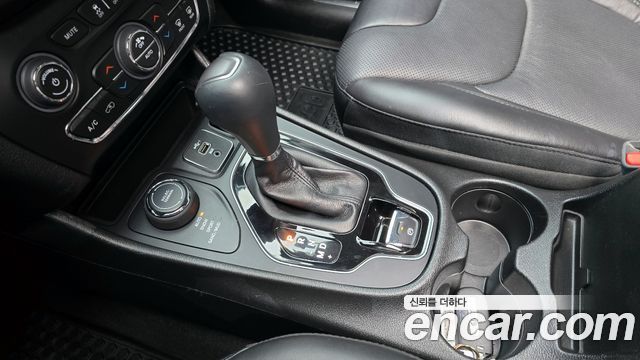 Jeep Cherokee 2021 — photo 9