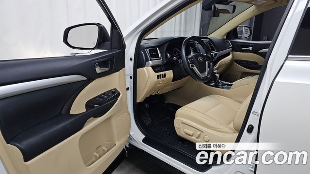 Toyota Highlander 2017 — photo 10