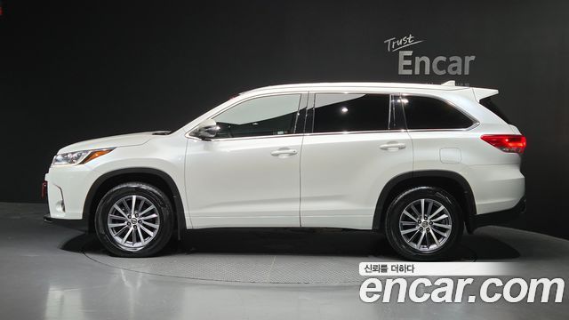 Toyota Highlander 2017 — photo 14