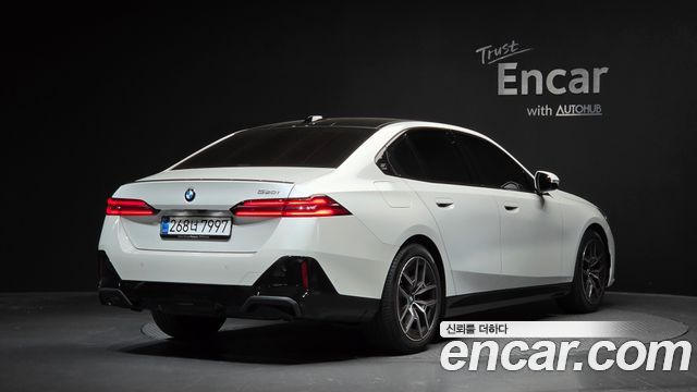 BMW 5-Series 2026 — photo 2