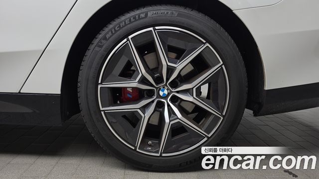 BMW 5-Series 2026 — photo 7