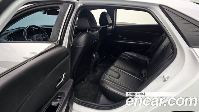 Hyundai AVANTE 2022 — photo 11