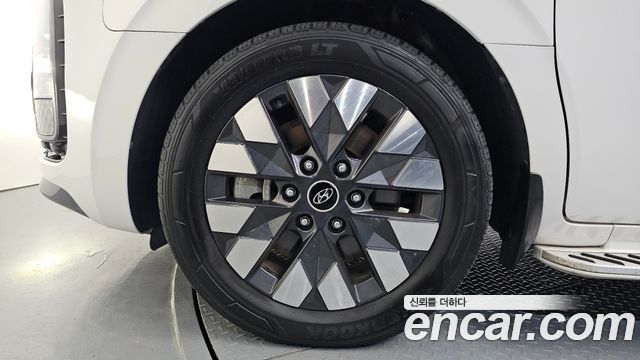 Hyundai Staria 2022 — photo 5