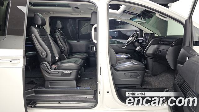 Hyundai Staria 2022 — photo 17