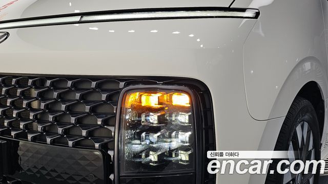 Hyundai Staria 2022 — photo 8