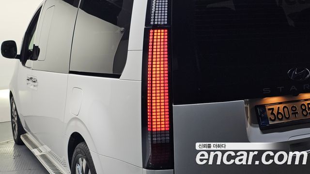 Hyundai Staria 2022 — photo 9