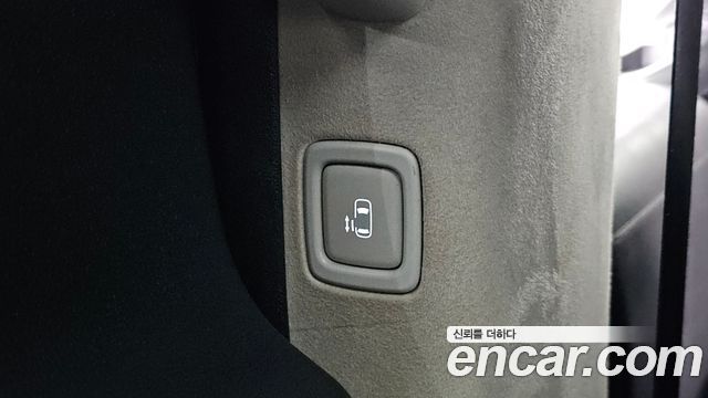 Hyundai Staria 2022 — photo 35