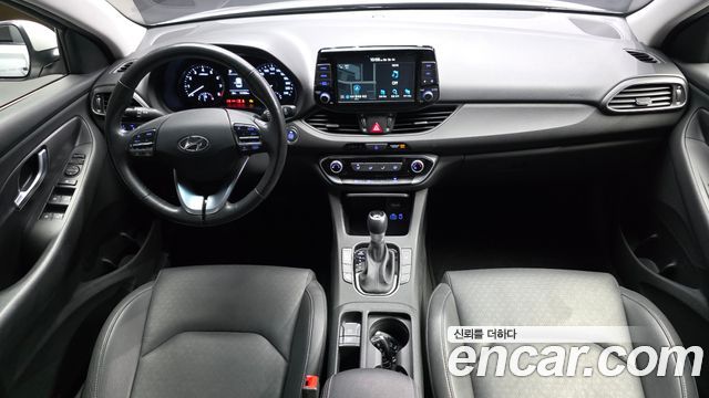 Hyundai i30 2017 — photo 10