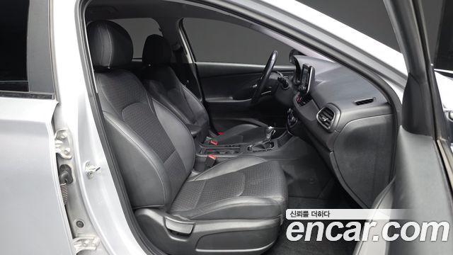Hyundai i30 2017 — photo 17