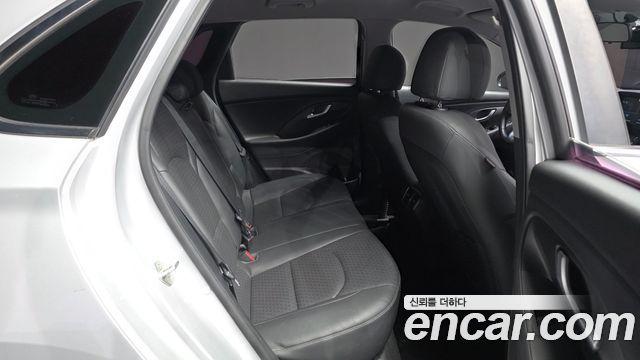 Hyundai i30 2017 — photo 18