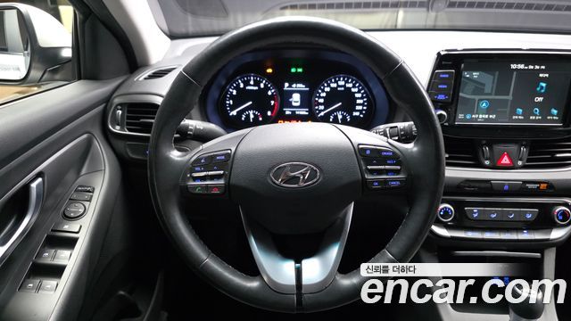 Hyundai i30 2017 — photo 19