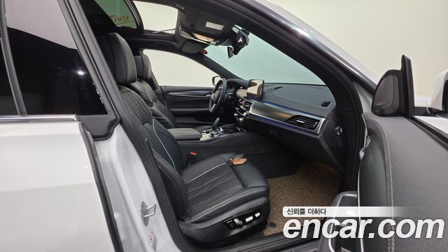 BMW Gran Turismo 2024 — photo 13