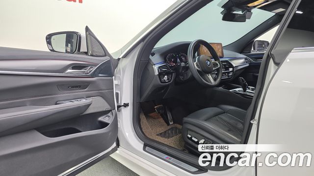 BMW Gran Turismo 2024 — photo 16