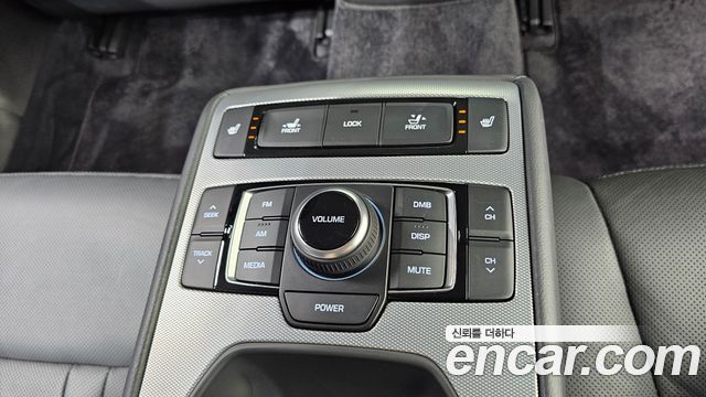 Genesis G80 2018 — photo 25