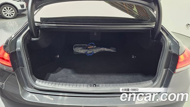 Genesis G80 2018 — photo 26