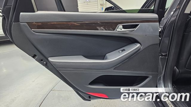 Genesis G80 2018 — photo 15