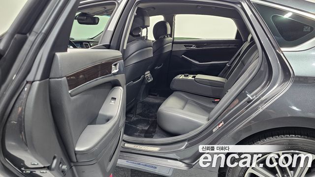 Genesis G80 2018 — photo 16