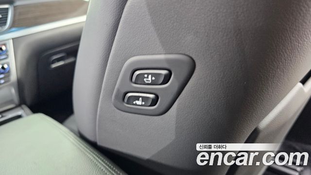 Genesis G80 2018 — photo 28