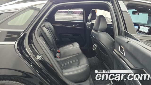 Kia K5 2023 — photo 17