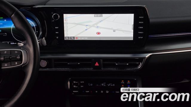 Kia K5 2023 — photo 18