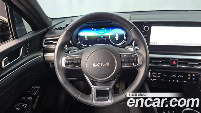 Kia K5 2023 — photo 19
