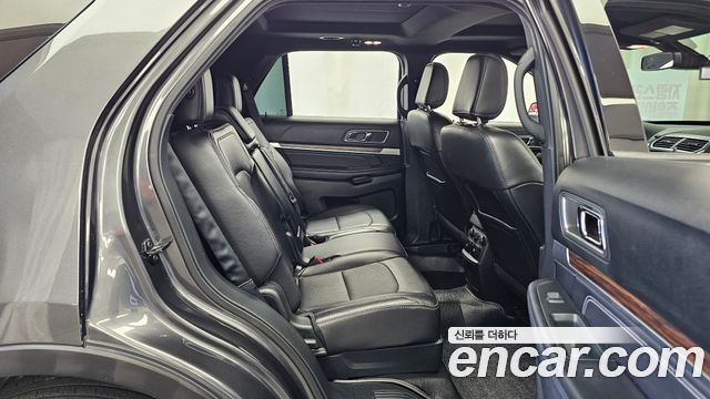 Ford Explorer 2018 — photo 12