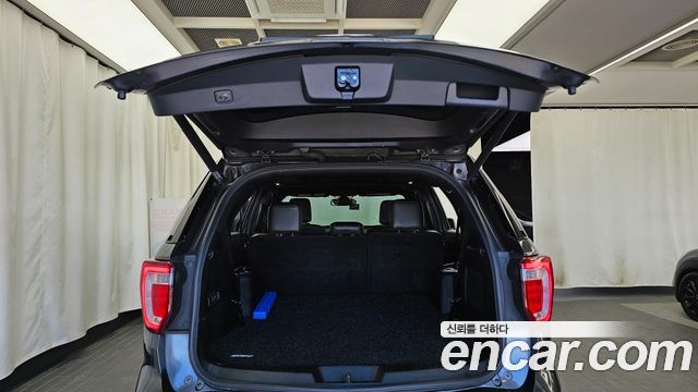 Ford Explorer 2018 — photo 20