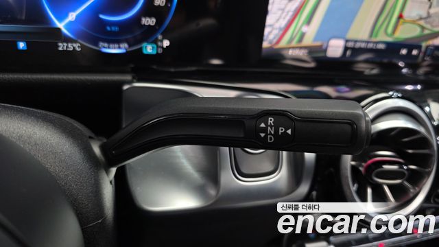 Mercedes-Benz EQB 2026 — photo 9