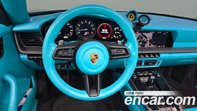 Porsche 911 2020 — photo 18
