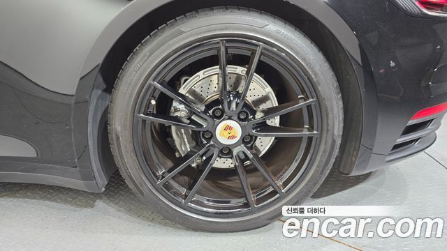 Porsche 911 2020 — photo 7