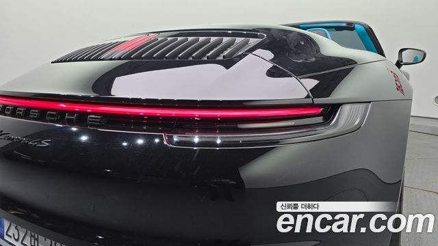 Porsche 911 2020 — photo 9