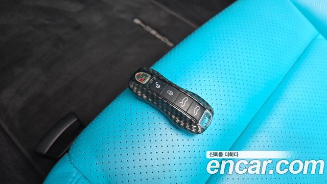 Porsche 911 2020 — photo 29