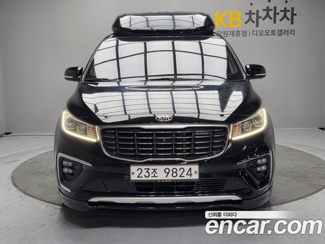 Kia Canival 2019 — photo 2