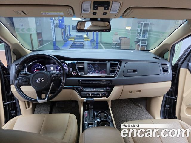 Kia Canival 2019 — photo 10