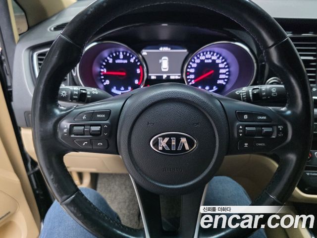 Kia Canival 2019 — photo 14