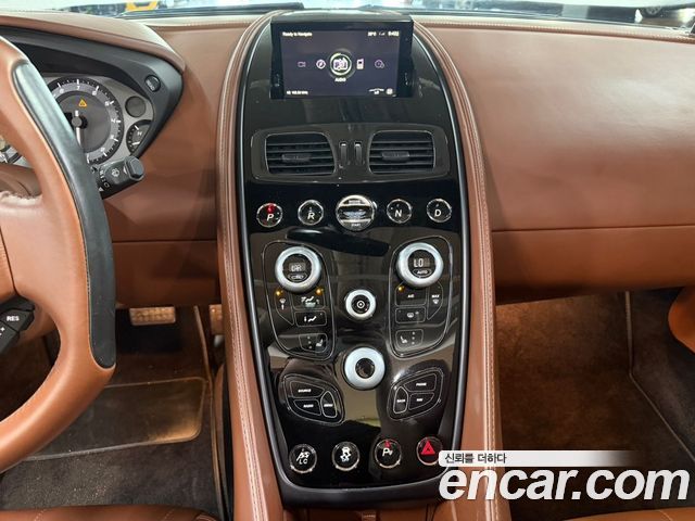 Aston Martin Vanquish 2015 — photo 8