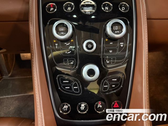 Aston Martin Vanquish 2015 — photo 12